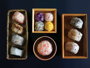 Boulettes de riz japonais (onigiri) Recette, SAVEUR