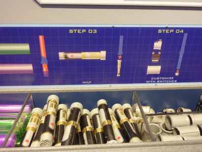 Jedi 101 Construisez votre propre sabre laser à Disneyland - Trader s Star, le DIS Unplugged Disney Podcast (le commerçant étoiles) Jedi 101 Construisez votre propre sabre laser à Disneyland - Trader s Star, le DIS Unplugged Disney Podcast