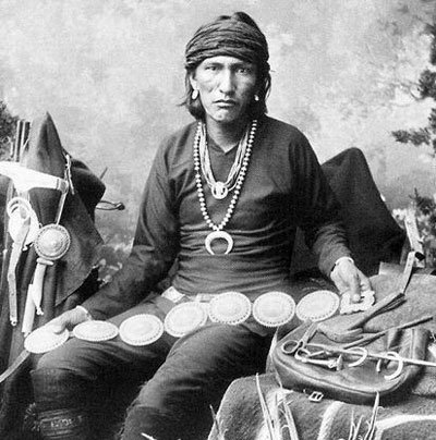 Bijoux pour les hommes Comment porter, L'art de la Virilité (colliers pour les gars comment faire) Bijoux pour les hommes Comment porter, L'art de la Virilité
