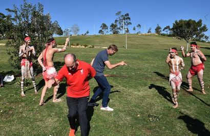 Jurgen Klopp danse avec les Aborigènes comme Liverpool embrasser la culture australienne en voyage à Sydney -