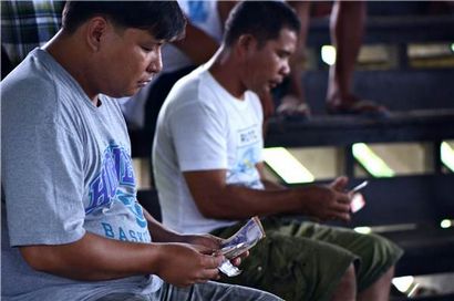 Il suffit de gagner leur vie Cockfighting un mode de vie aux Philippines - NBC Nouvelles