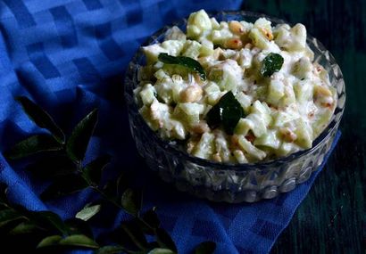 KAKDI CHI KOSHIMBIR, Maharashtrian CUMCUMBER Salat Rezept, Löffel Gabel und Nahrung