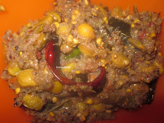 Kamu s Kaivannam Spicy Brinjal Flache Bohnen Curry (Baingan Papdi Subzi)