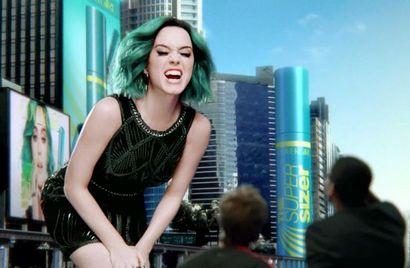 Katy Perry fait ses débuts nouvelle couleur de cheveux comme elle saute sur la nouvelle tendance - Miroir en ligne