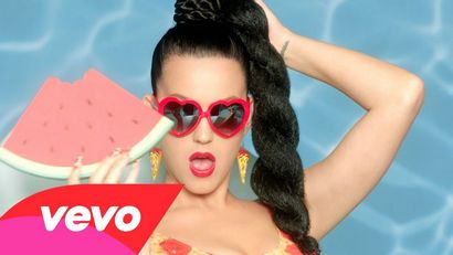 Katy Perry Make-up Blass Eyebrows This Is How We Do Video, PopSugar Beauty Australien