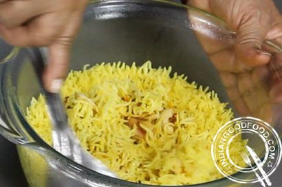Kesar Pulao Rezept in Mikrowelle - Wie Safran-Reis verdienen in Mikrowelle, Indian Good Food
