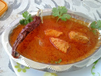 Kolhapuri Huhn, würzig Kolhapuri tambda rassa Rezept, Kolhapuri rotes Curry-Huhn, Annapurna