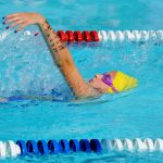 Apprenez les techniques de base en natation pour se sentir en sécurité dans l'eau
