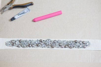 Apprenez à faire cet élégant bricolage ceinture mariée strass!