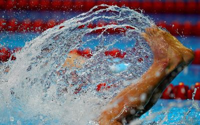 Erfahren Brust schwimmen