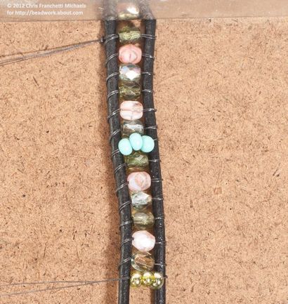 Motif en cuir Wrap Bracelet de perles de verre tchèques