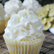 Zitronen-Kuchen mit Zitrone Buttercreme - Shugary Sweets