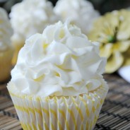 Petit gâteau au citron au citron Crème au beurre - Sweets Shugary