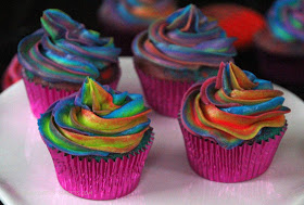 Das Leben ist Süßigkeiten Frühling Cupcakes mit Zwei-Farben-Strudel-Icing-Tutorial