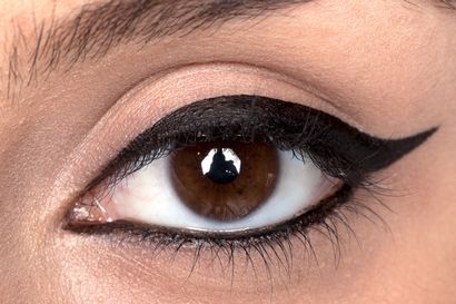 Traceur liquide Tutoriel - Comment appliquer eyeliner liquide parfaitement