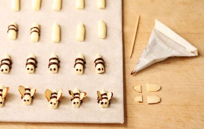 Les abeilles et les petits Buttercream Comment faire un cône de tuyauterie (faire) Petites abeilles et au beurre Comment faire un cône de tuyauterie