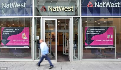 Lloyds et les clients souffrent NatWest problème bancaire en ligne, Daily Mail en ligne (NatWest) Lloyds et les clients souffrent NatWest problème bancaire en ligne, Daily Mail en ligne