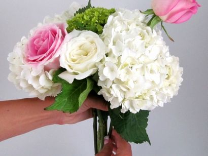 Faire un bricolage Hydrangea et Rose Bouquet, Le budget Savvy Bride