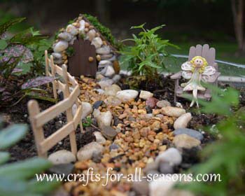 Machen Sie eine Fairy Garden - von den Möbeln zu den Feen!