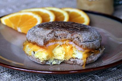 Make-Ahead, gesunde Egg McMuffin Nachahmungen