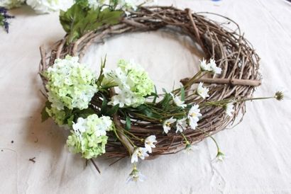 Faire une couronne de fleurs Hydrangea pour le printemps - Entre Naps sur le porche