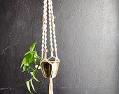 Faire un macramé Hanger Plant - Etsy Journal