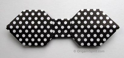 Faire une facile Origami Bow Tie pour un crâne