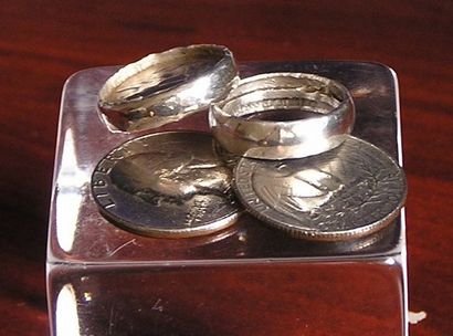 Machen Sie einen Silber-Ring für 25 Cents 6 Schritte (mit Bildern)