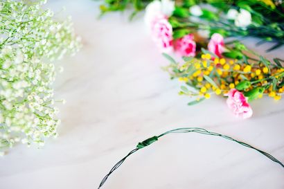 Machen Blumenkronen mit frischen Blumen - Tutorial - Wie man eine Blumenkrone machen