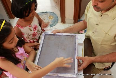 Faire Papier recyclé à la main avec des enfants tutoriel avec photos