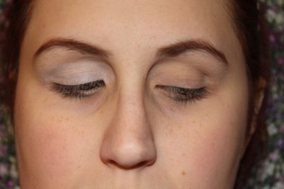Machen Sie Ihre Augen-Schatten-Schauen Bolder und Brighter mit diesem einfachen Make Up Tipp