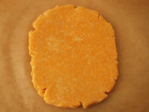Machen Sie Ihre eigene erstaunliche hausgemachte Käse-Cracker, Glücklich Genügsamkeit