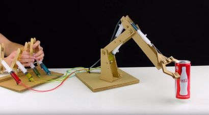 Faire un bras robotique Impressionnant travail de carton, Marque