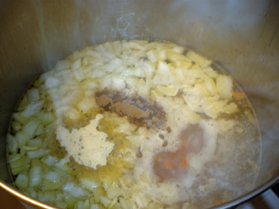 Herstellung Selbst gemachte Hühnersuppe