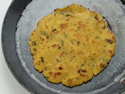 Makki Ki Roti Recette - Punjabi Makki Di Roti en 10 étapes