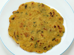 Makki Ki Roti Rezept - Punjabi Makki Di Roti in 10 einfachen Schritten