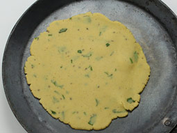 Makki Ki Roti Rezept - Punjabi Makki Di Roti in 10 einfachen Schritten