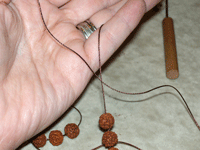 Mala Beads Comment Knot pierres précieuses perles de la bonne façon, Interweave