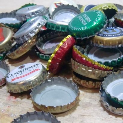 Man Crafts Flaschendeckel pins - Dollar Store Crafts