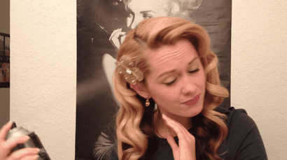 Marilyn Monroe Curls Vintage Glamour Hair Tutorial - Cosmétologie école - Beauty School au Texas -