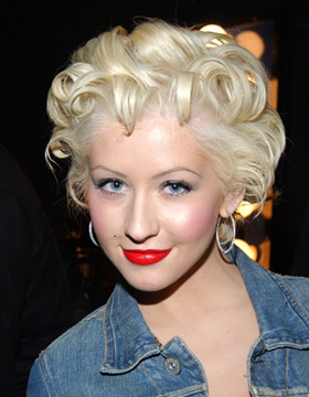 Coiffure Marilyn Monroe (50e anniversaire) Coiffure de Marilyn Monroe