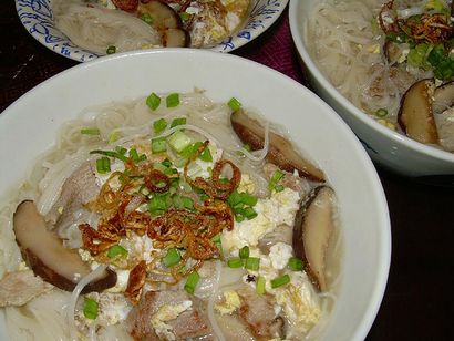Mee Suah soupe, délicieuse cuisine asiatique (friture) Mee Suah soupe, délicieux Asian Food