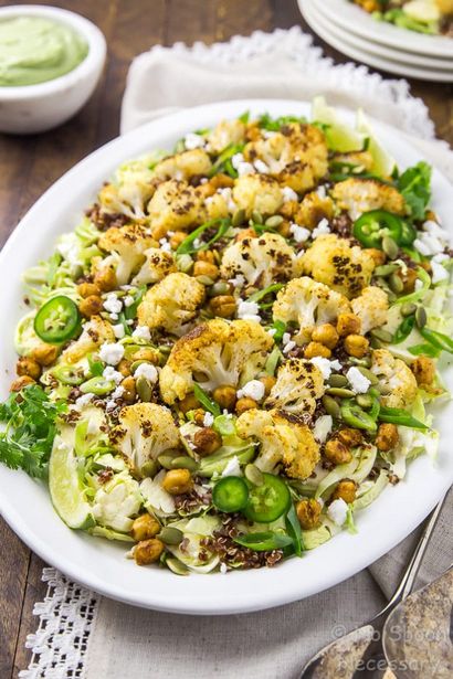 Mexicaine Chou-fleur rôti - Salade de pois chiches avec râpées Choux de Bruxelles - Pas nécessaire cuillère