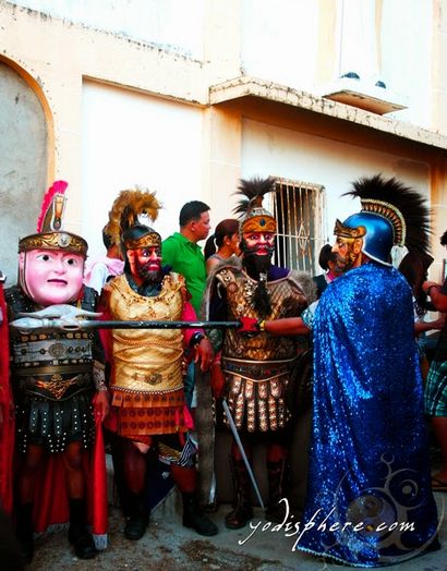Festival de Moriones - Unique Festival de Carême que vous devez expérience ~ (comment faire un masque de festival Moriones) Moriones Festival - Unique Festival de Carême Vous avez besoin de l'expérience ~