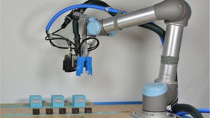 robot mère construit des modèles enfants pour faire de chaque génération mieux que la dernière, Daily Mail en ligne