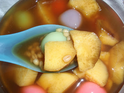 MummyJays Bakes und macht Hausgemachte Tang Yuan Suppe