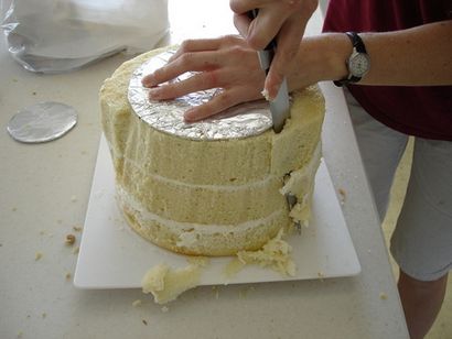 Mon premier gâteau Topsy Turvy - Le processus de gâteau, par Brandi Chavez