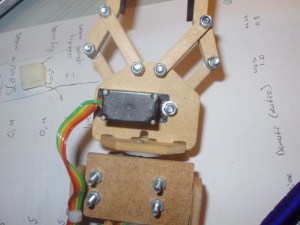 Mon mini-pinces servo et complété bras robotisé, J-J Shortcut - s Blog