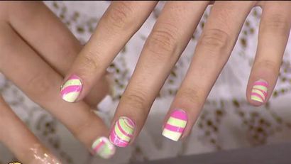 tendances nail art espace négatif, spirales d'aquarelle et plus (comment faire des dessins à ongles tourbillon) tendances nail art espace négatif, spirales d'aquarelle et plus