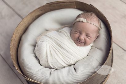 Nouveau-né Photographie Comment faire sourire Bébé, Portrait du nouveau-né Photographie Studio à Bend, OR,